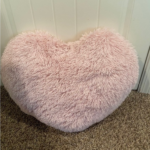Pink heart pillow - Picture 1 of 2